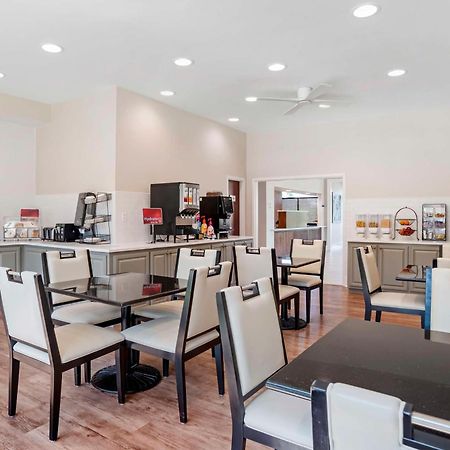 Best Western Plus Two Rivers Hotel & Suites Demopolis Bagian luar foto