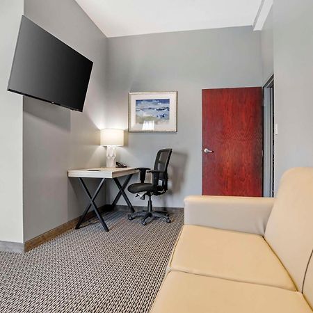 Best Western Plus Two Rivers Hotel & Suites Demopolis Bagian luar foto