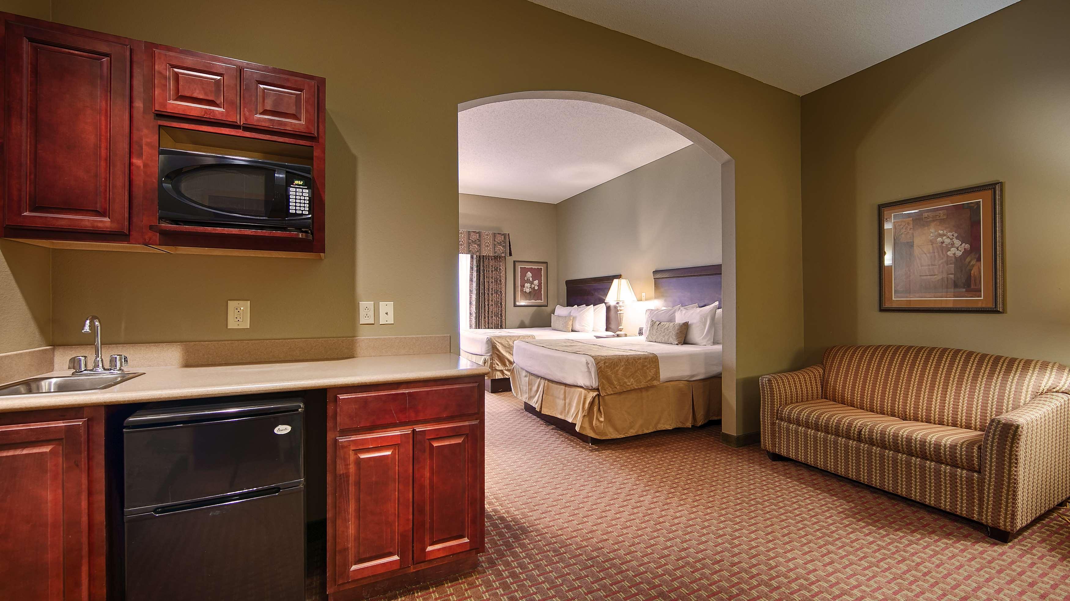 Best Western Plus Two Rivers Hotel & Suites Demopolis Bagian luar foto