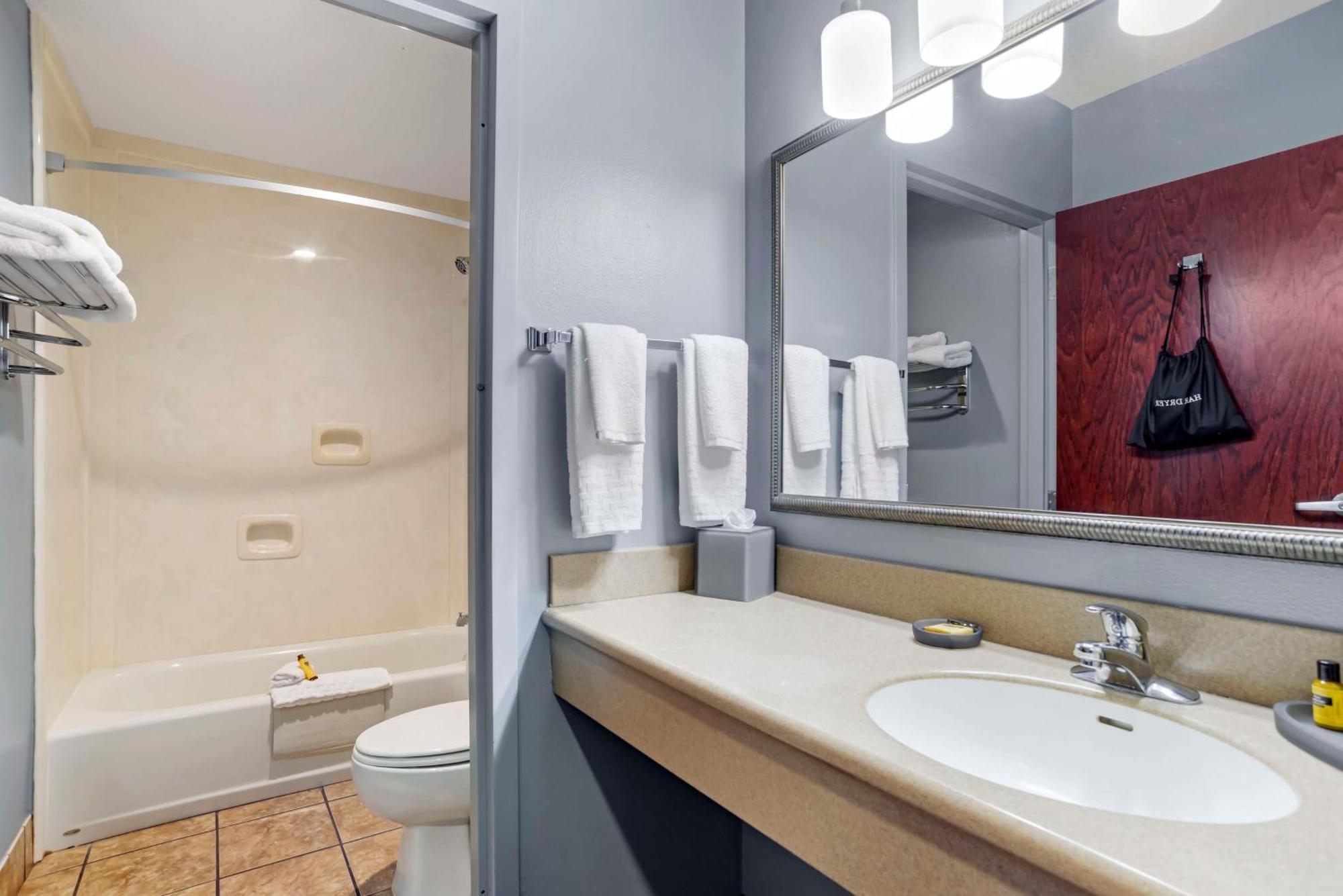 Best Western Plus Two Rivers Hotel & Suites Demopolis Bagian luar foto