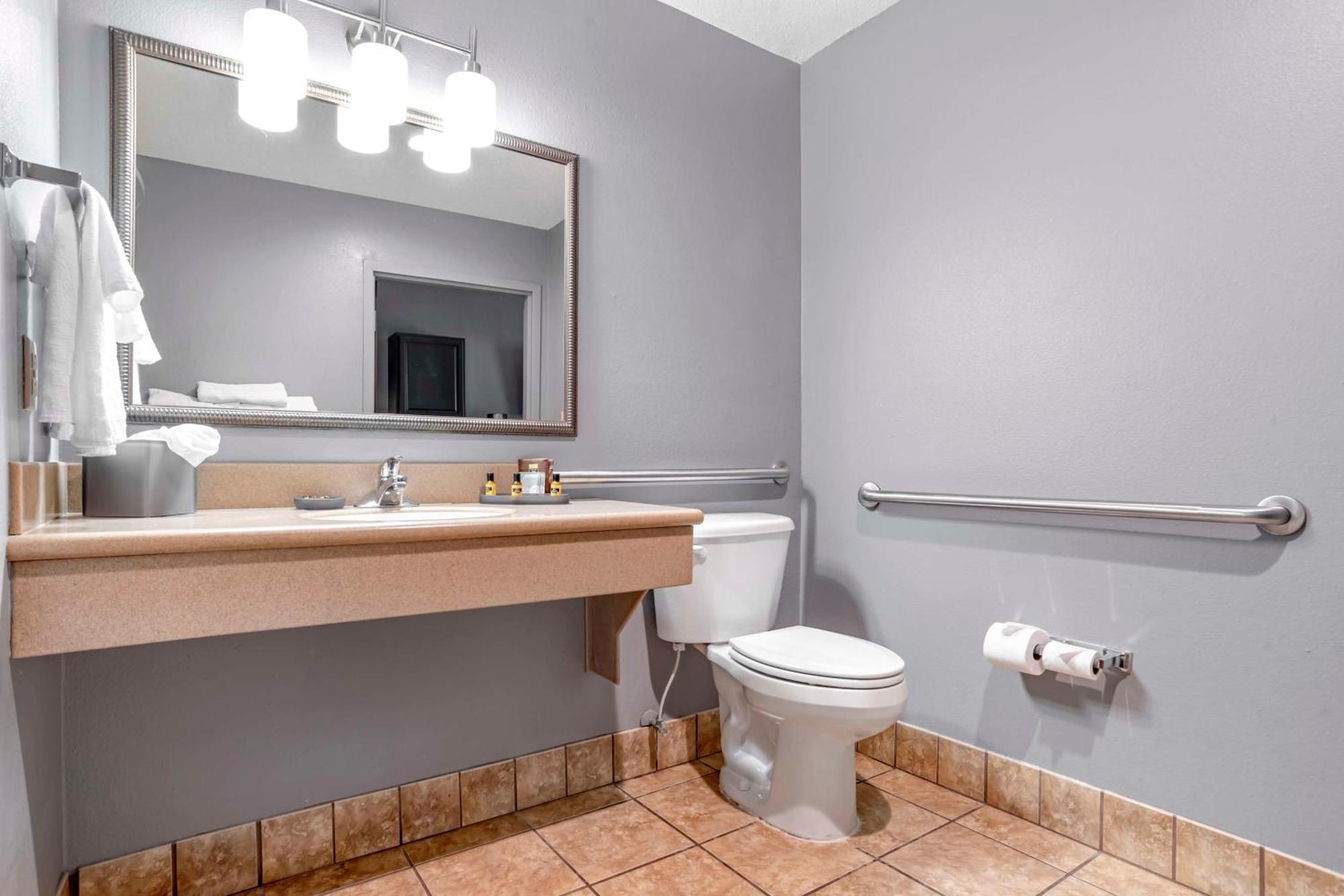 Best Western Plus Two Rivers Hotel & Suites Demopolis Bagian luar foto