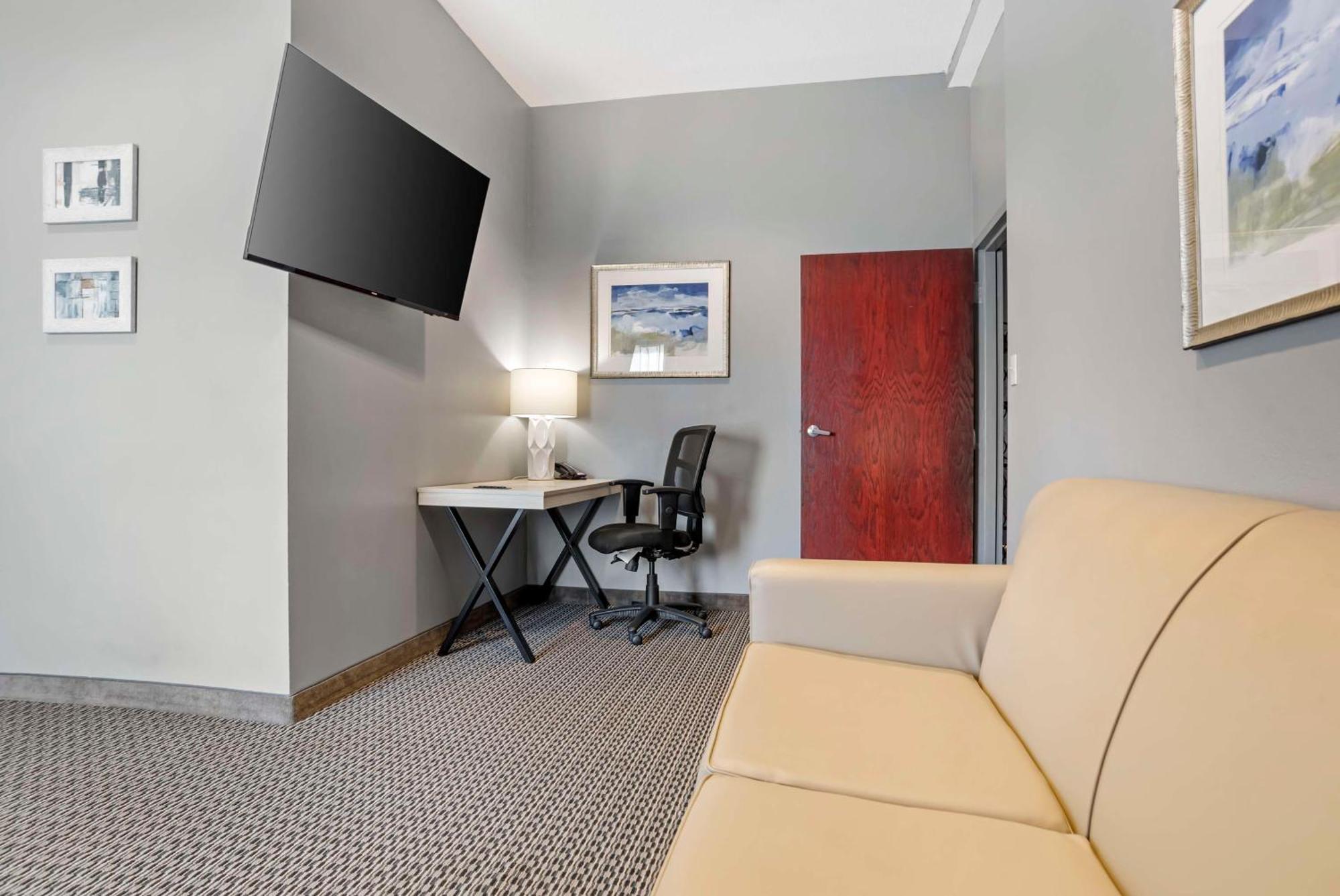 Best Western Plus Two Rivers Hotel & Suites Demopolis Bagian luar foto