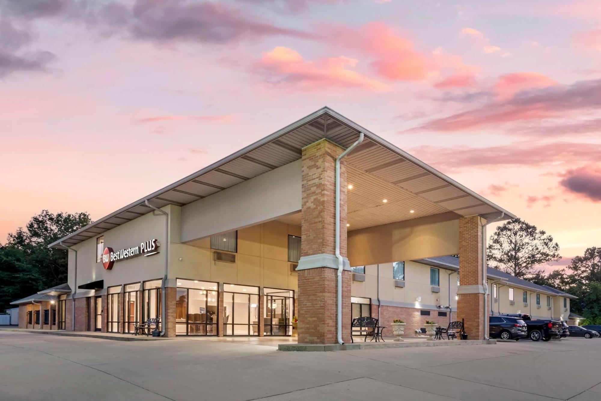 Best Western Plus Two Rivers Hotel & Suites Demopolis Bagian luar foto