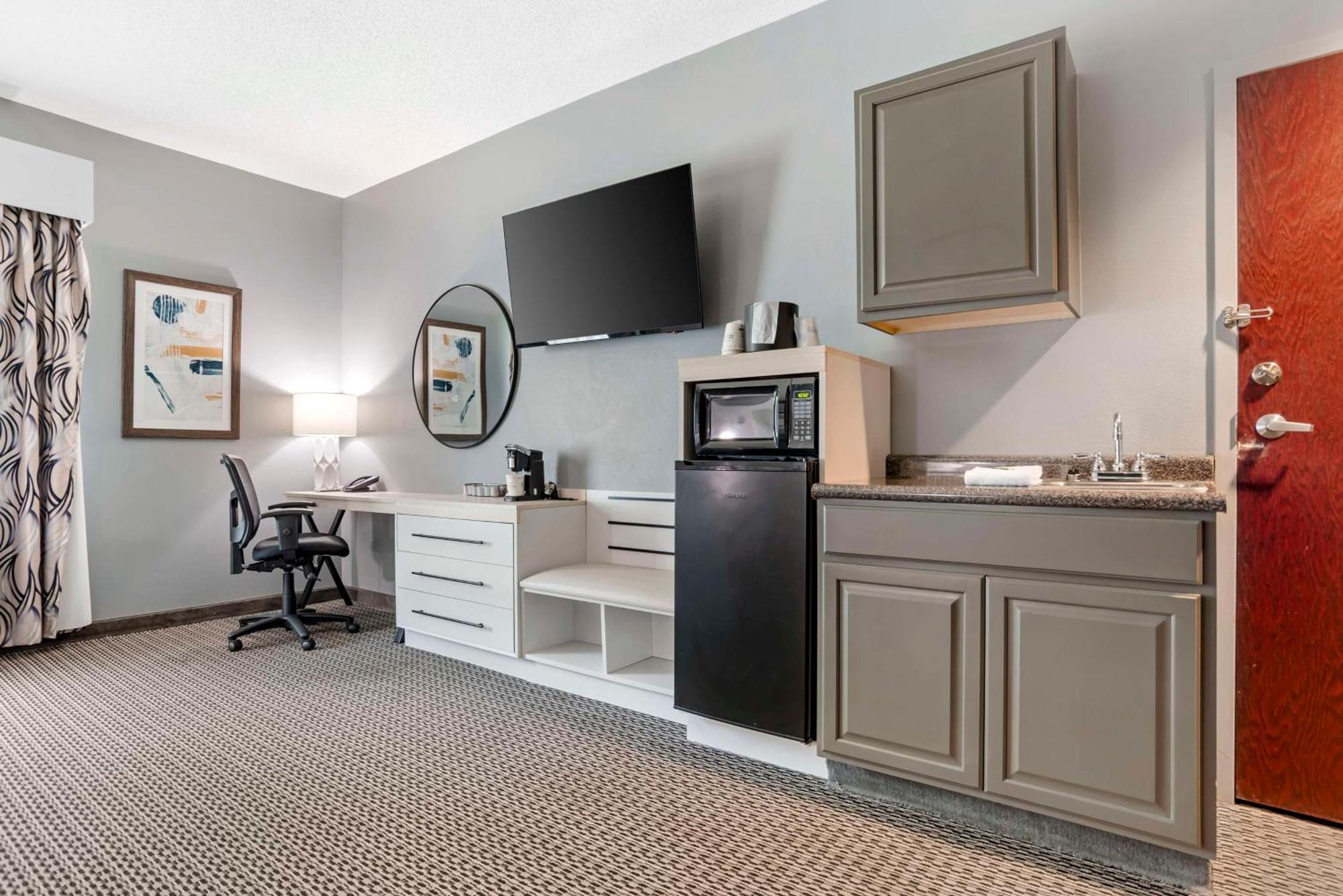 Best Western Plus Two Rivers Hotel & Suites Demopolis Bagian luar foto