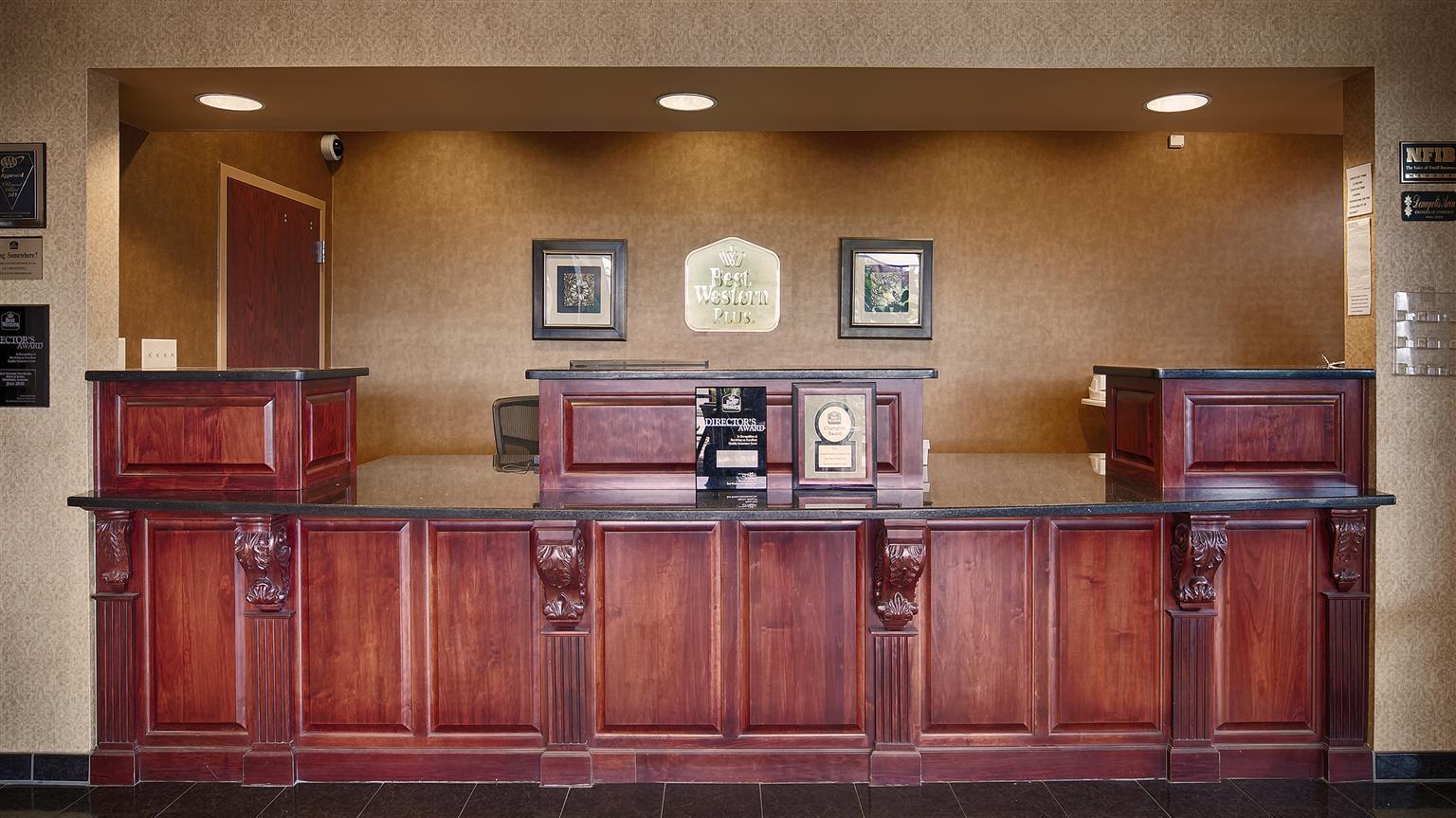 Best Western Plus Two Rivers Hotel & Suites Demopolis Bagian luar foto