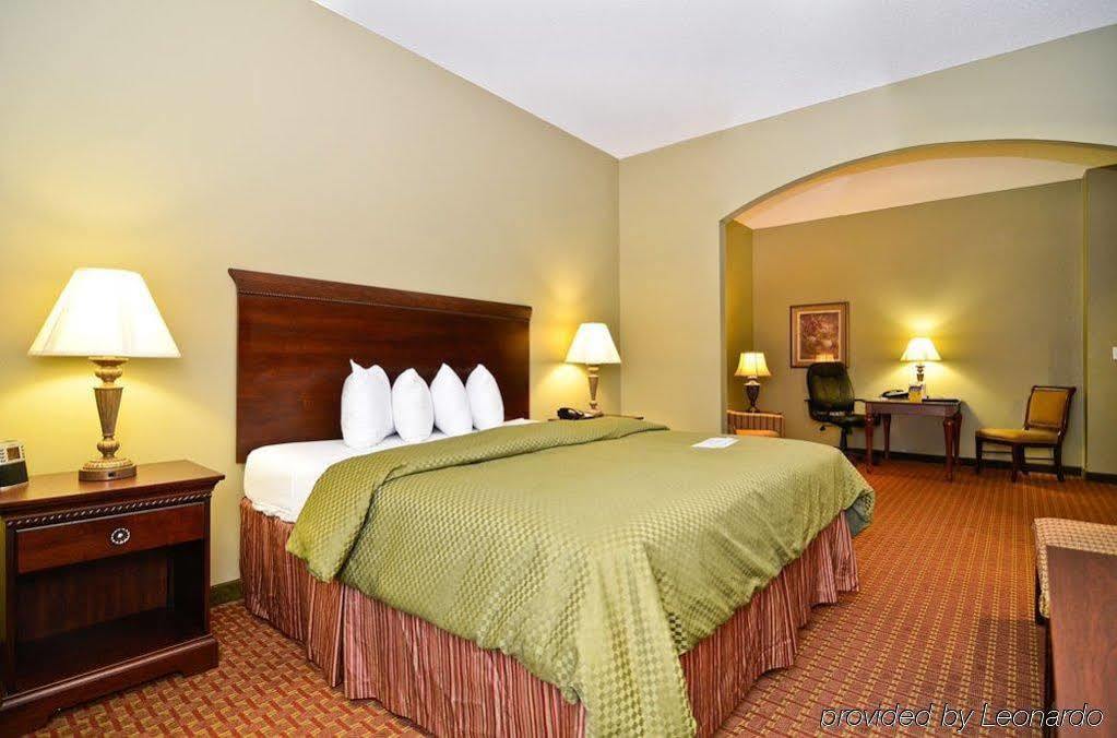 Best Western Plus Two Rivers Hotel & Suites Demopolis Bagian luar foto